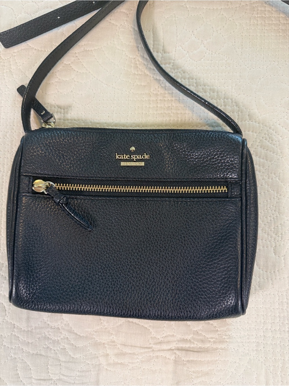 kate spade Jackson Street black pebbled leather small crossbody gold-tone zipper - Picture 7 of 11